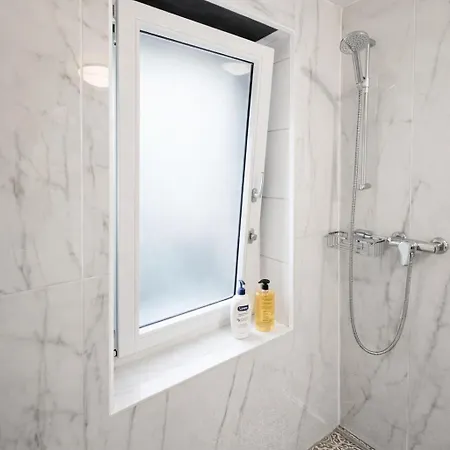 Mini A 4 Minutes Du 住宿加早餐酒店 Territet